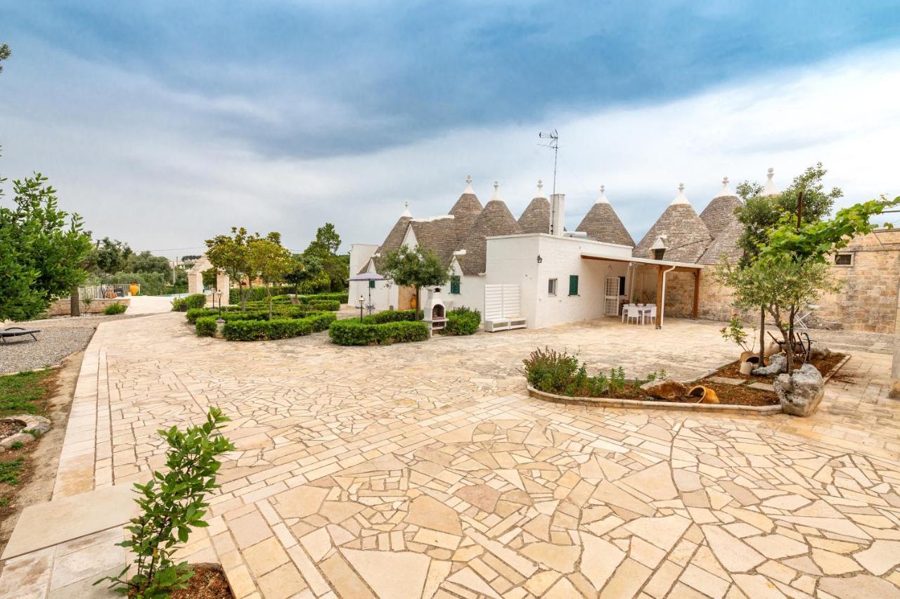 Trullo Il Focolare In Masseria Cisternino Exterior foto